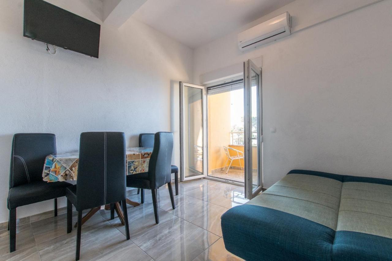 Studio Apartments Zloic In Krvavica Exterior photo